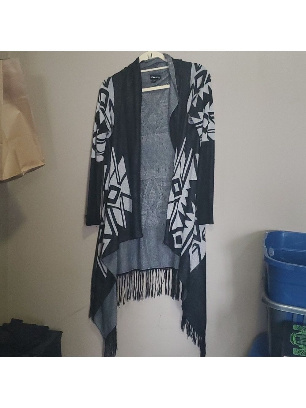 Seductions sweater wrap size m/l